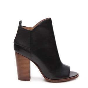 Kelsi Dagger Gemma bootie black